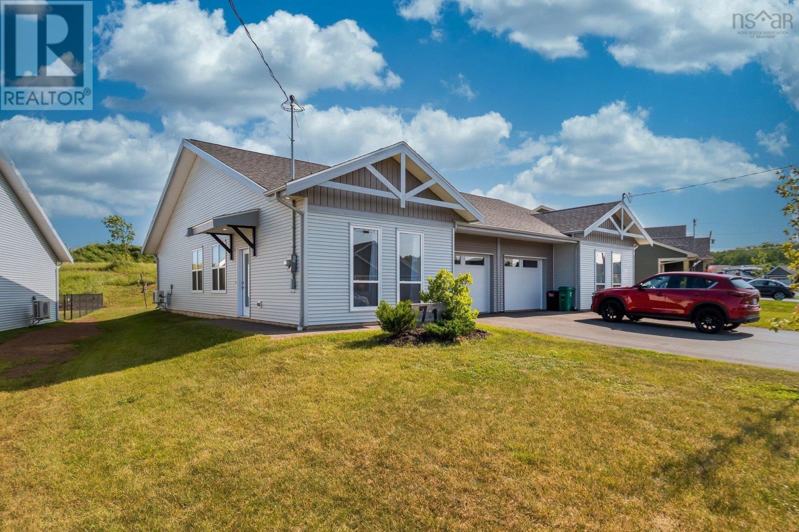 71 Thistle St, Falmouth, NS B0P 1L0