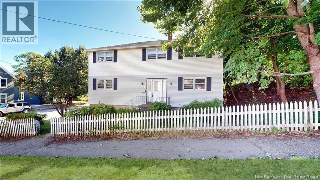 33 Parks St, Saint John, NB E2K 3N8