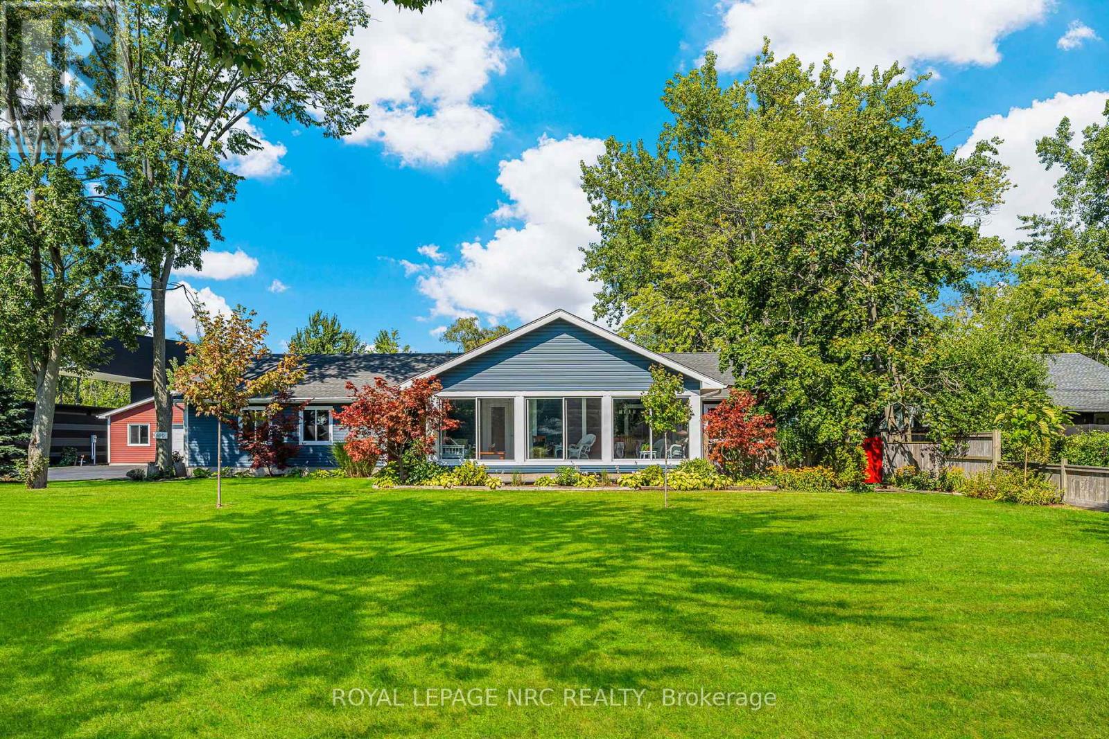 880 Edgemere Rd, Fort Erie, ON L2A 1A8