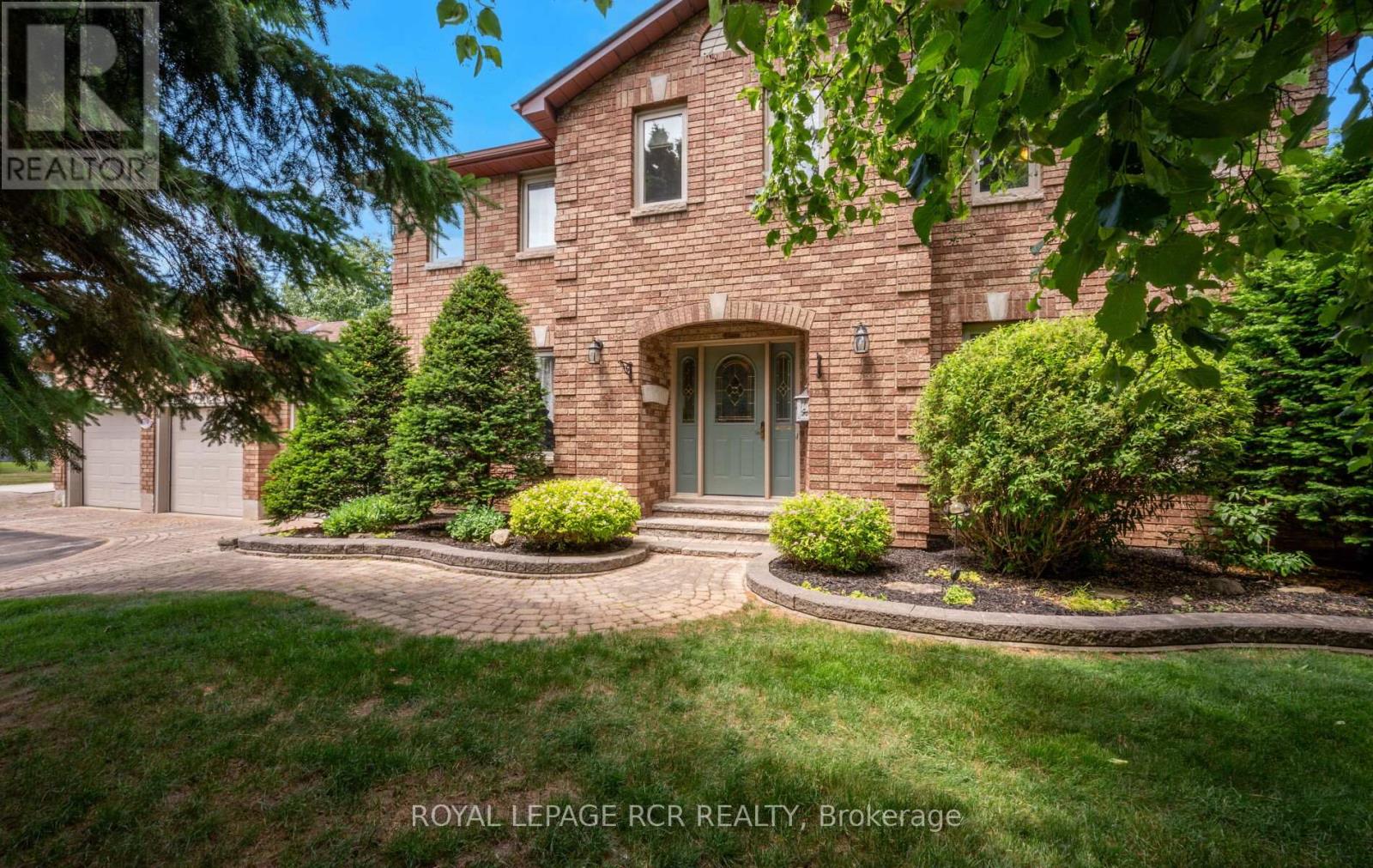24 Old Oak Ln, Mono, ON L9W 4A4