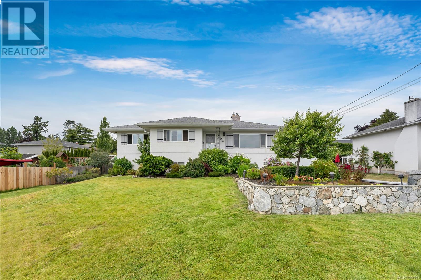 504 Dumeresq St, Saanich, BC V8Z 1X2