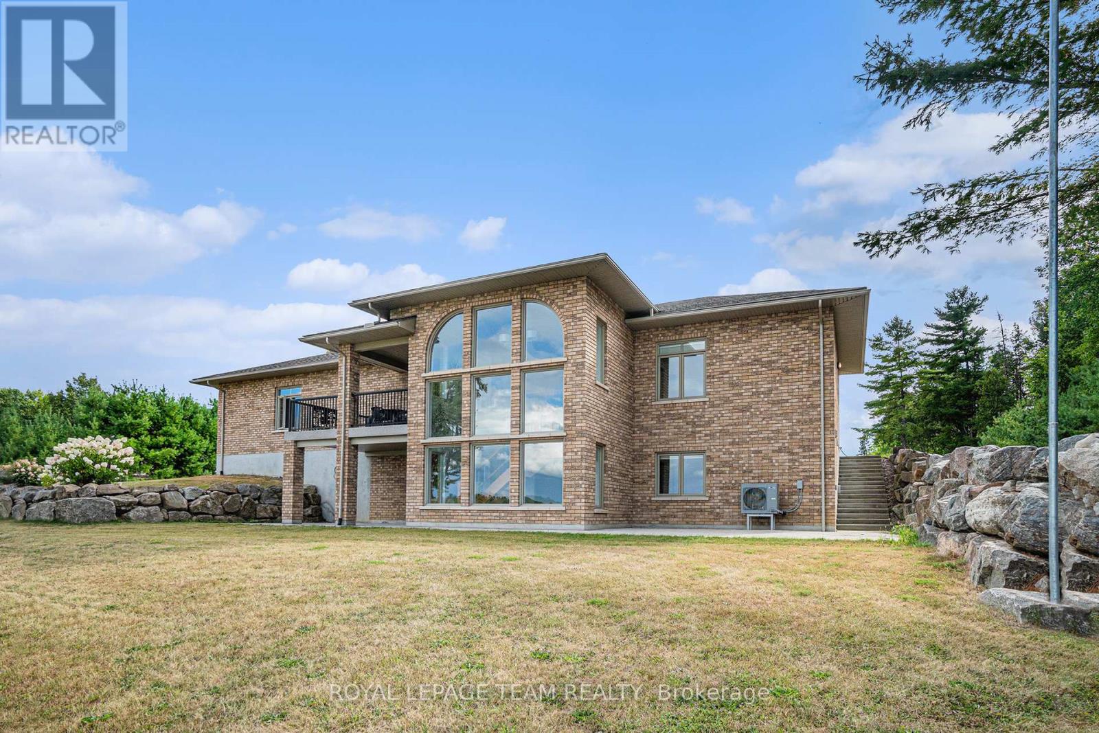 393 Hazley Bay Dr, Laurentian Valley, ON K8A 6W2