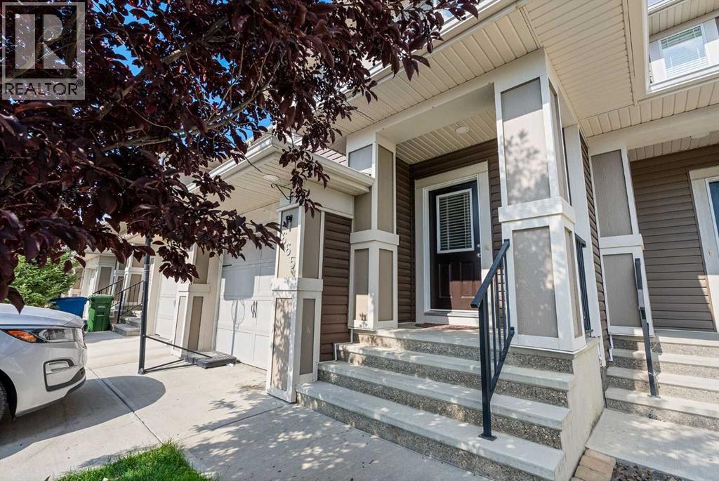 665 Hillcrest Rd SW, Airdrie, AB T4B 4C7