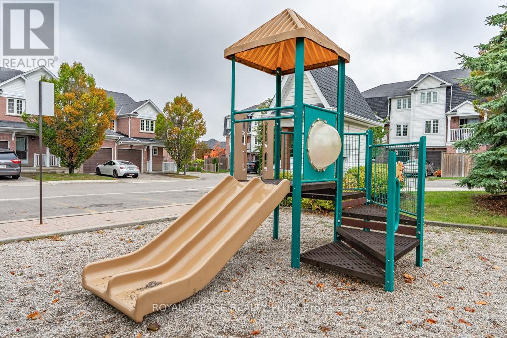 69 6830 Meadowvale Town Ctr, Mississauga, ON L5N 7T5