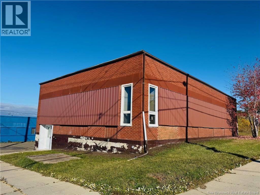 549 Adelaide St, Dalhousie, NB E8C 1B7
