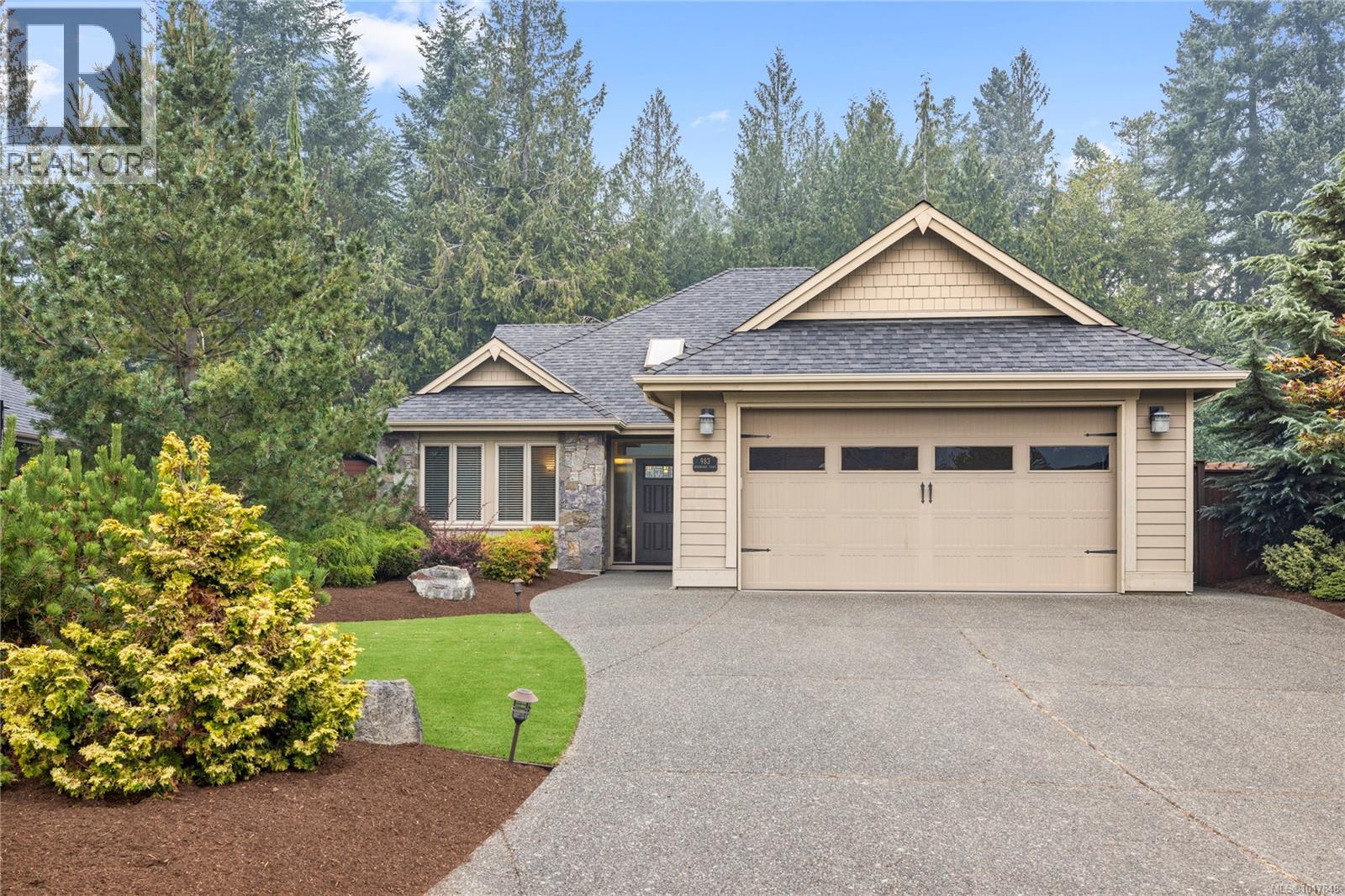 983 Windridge Pl, French Creek, BC V9P 1T1