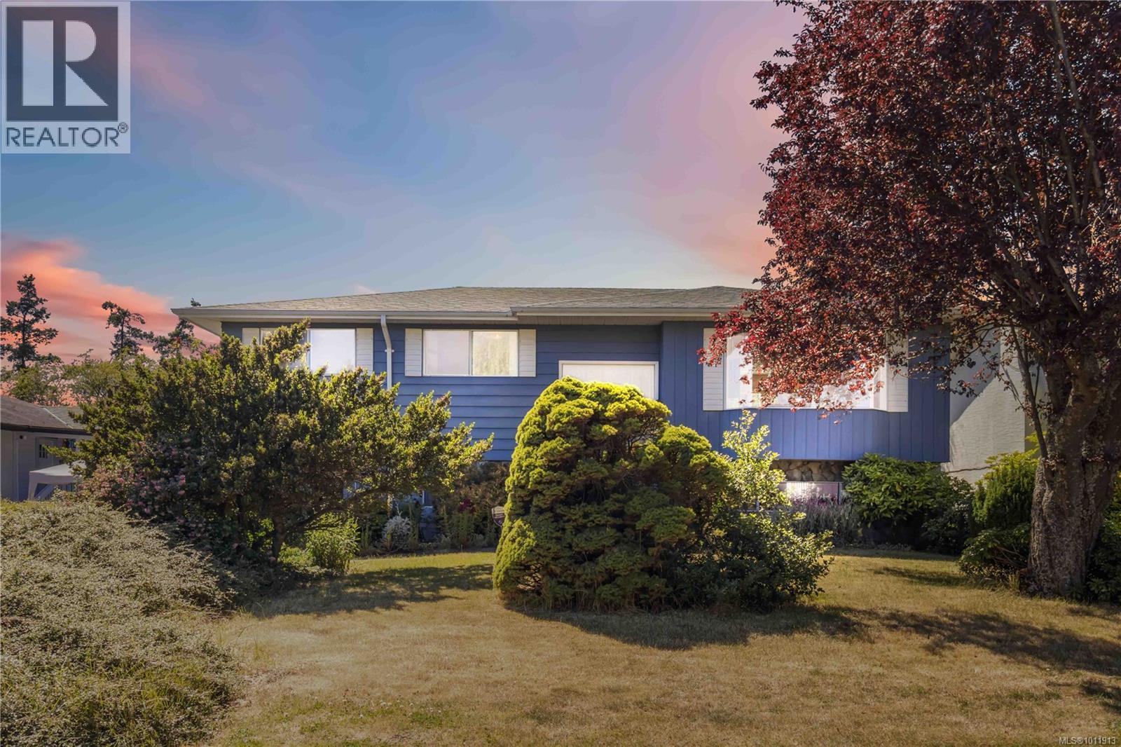 9924 Bessredge Pl, Sidney, BC V8L 3M2