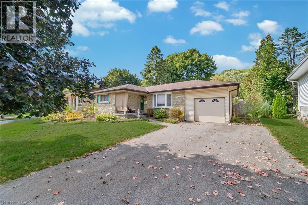 13 Gilston Pkwy, Brant, ON N3L 3K7