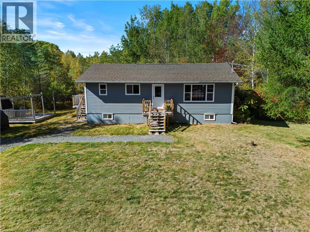 42 Gilbert Dr, Burton, NB E2V 3H9