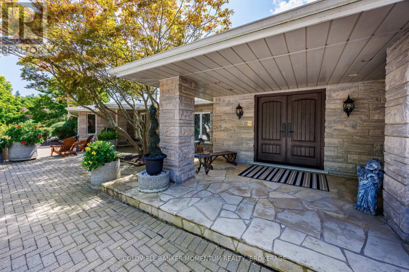 1285 Cockshutt Rd, Norfolk Renton, ON N3Y 4K3