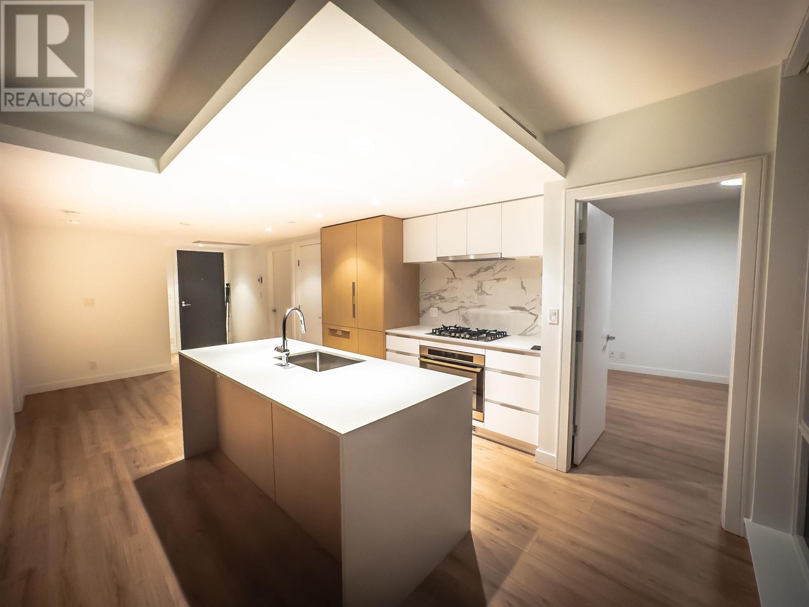 1500 Fern Street Unit 1401, North Vancouver, BC V7J 1H6