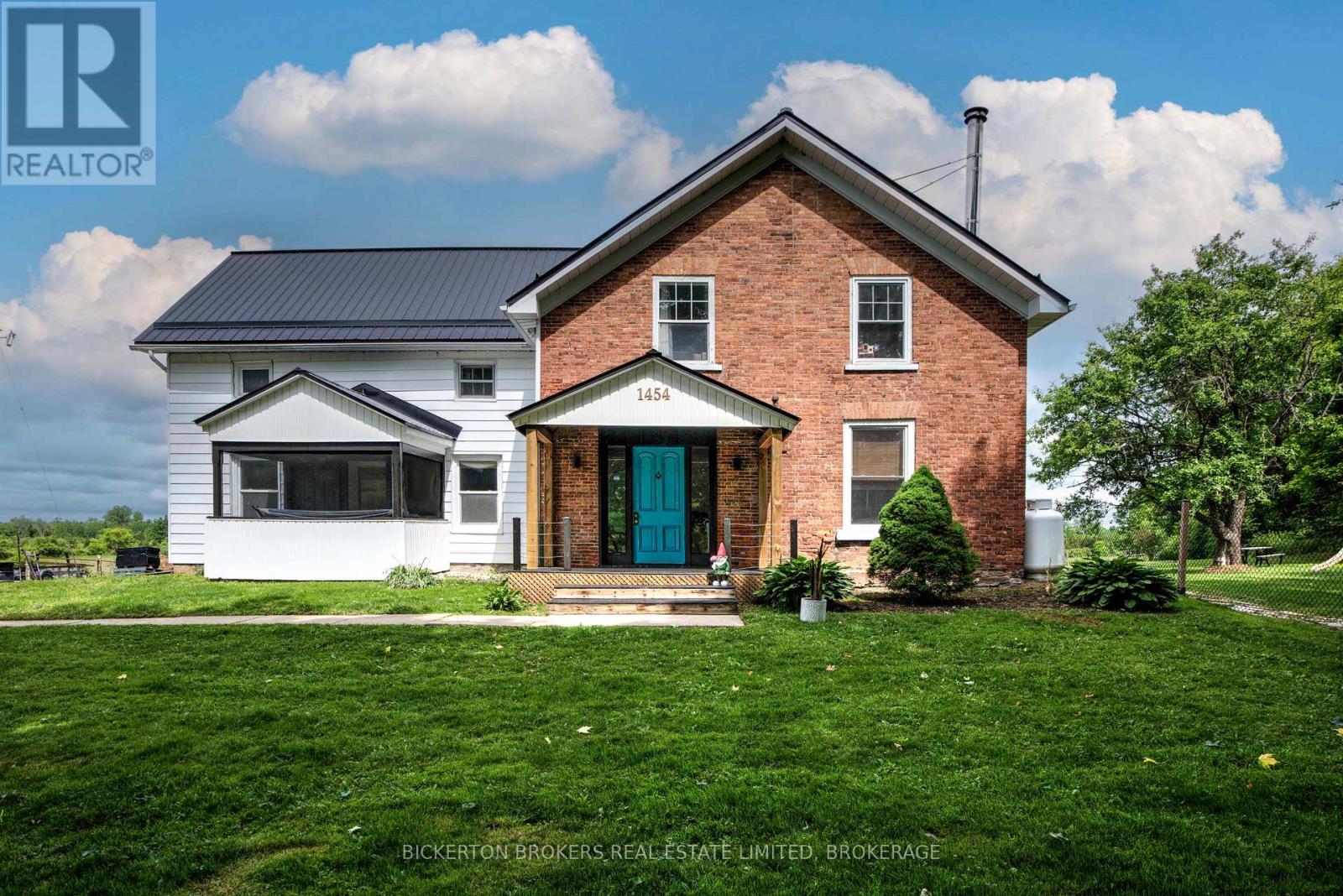 1454 County Road 2 Rd, Front of Yonge, ON K0E 1R0