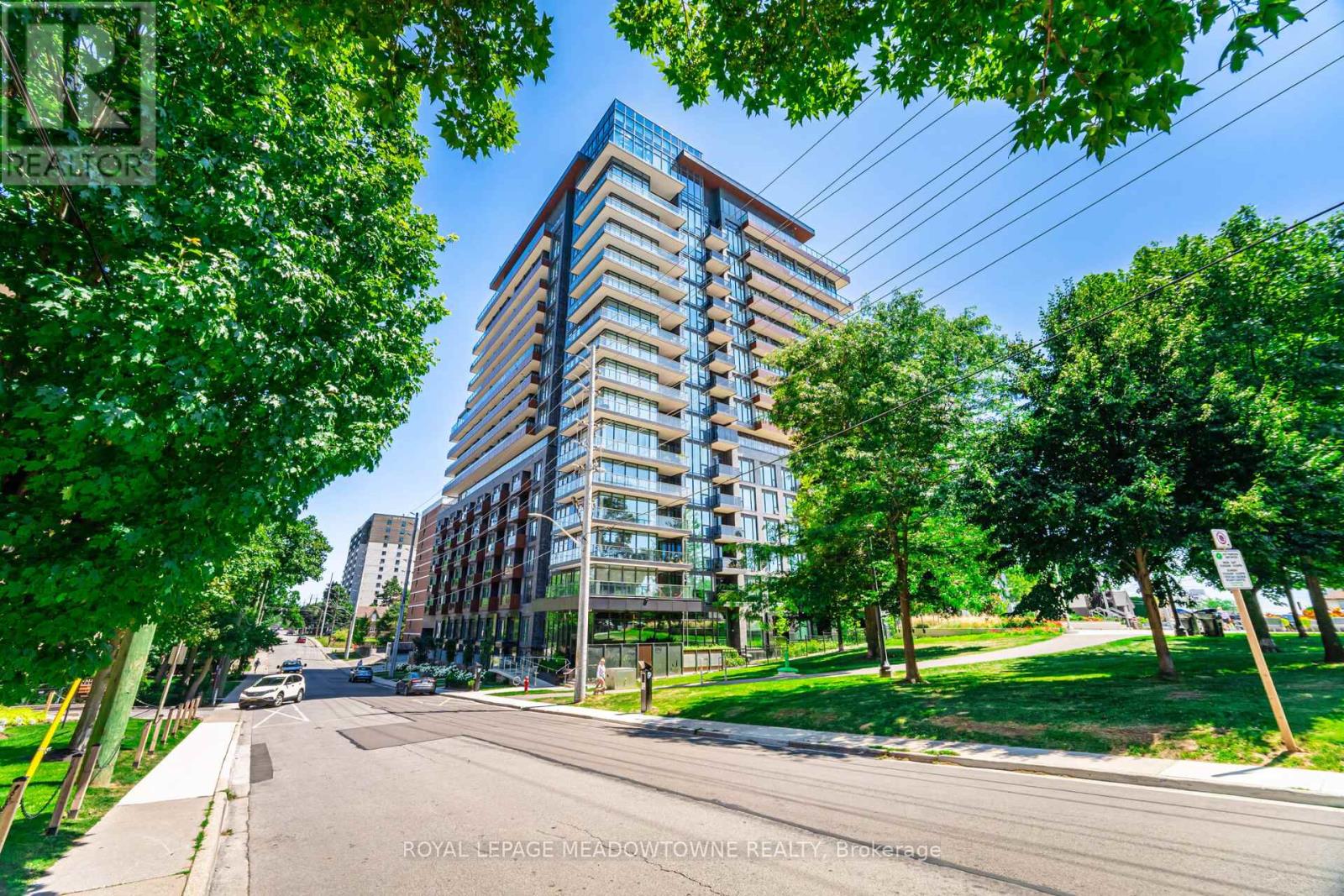 307 21 Park St E, Mississauga, ON L5G 1L7
