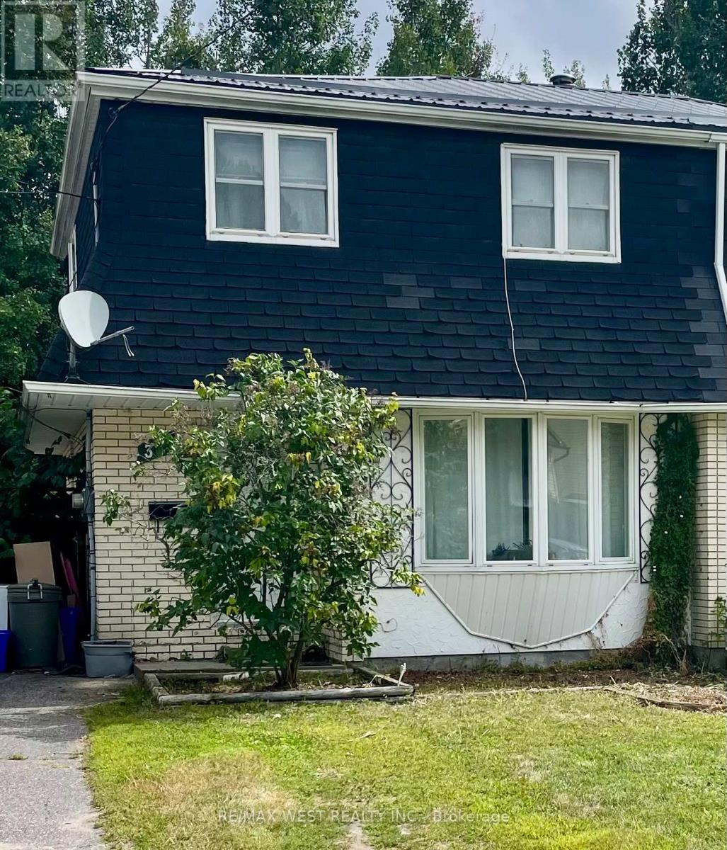 32 Sovereign Dr, North Bay, ON P1A 3S5