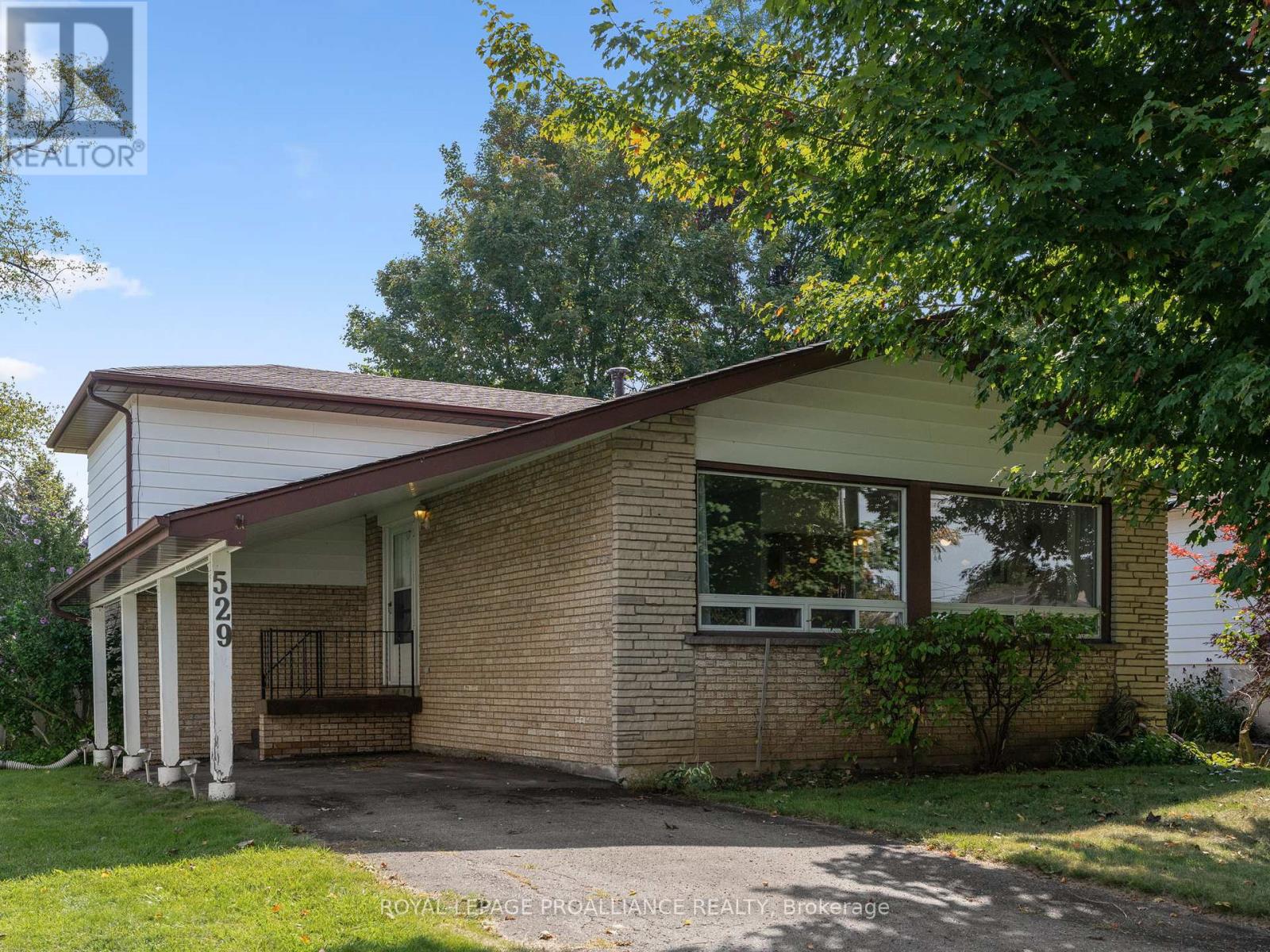 529 Carlisle St, Cobourg, ON K9A 1X3