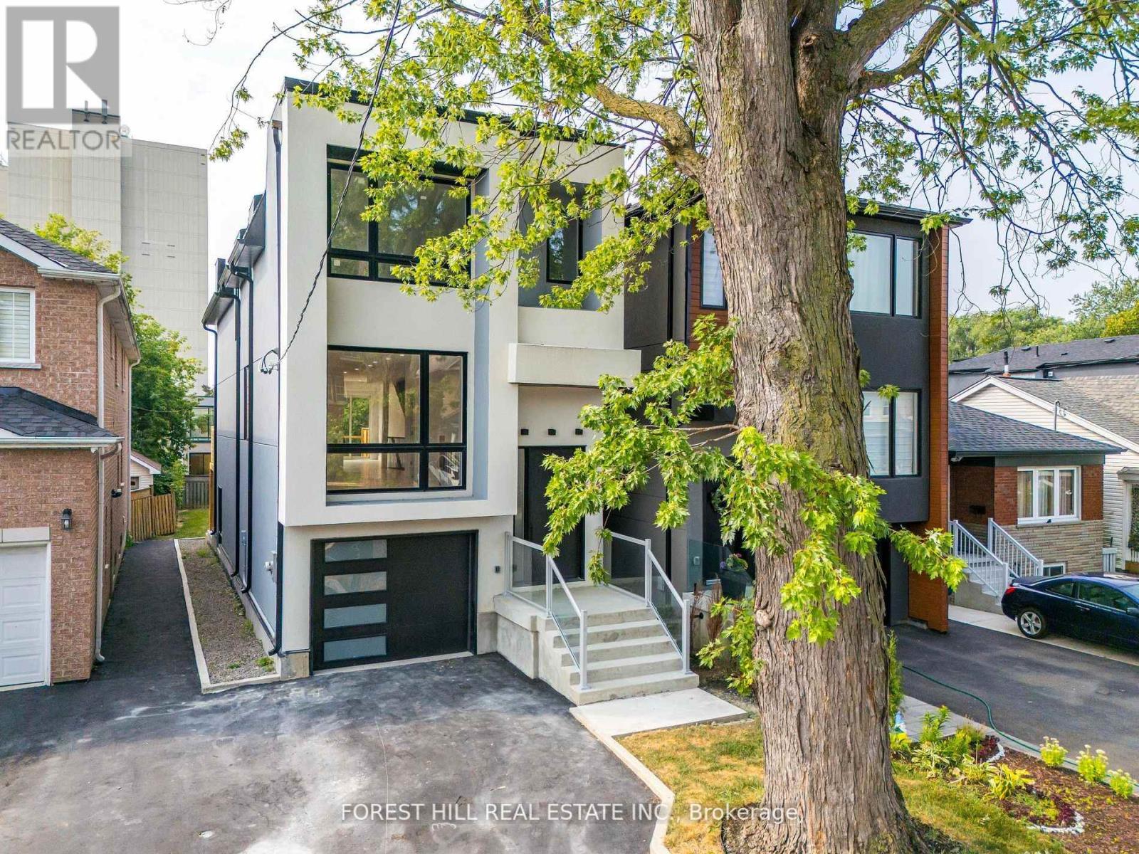 19 Simpson Ave, Toronto, ON M8Z 1C9