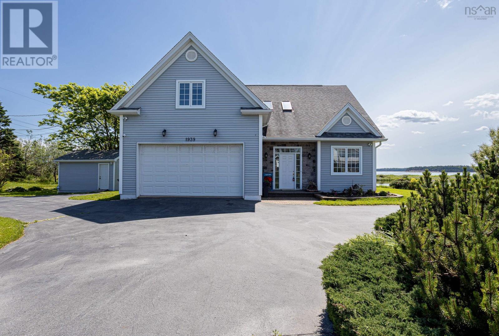 1939 Shore Rd, EASTERN PASSAGE, NS B3G 1G8 MLS 202415915 Houseful