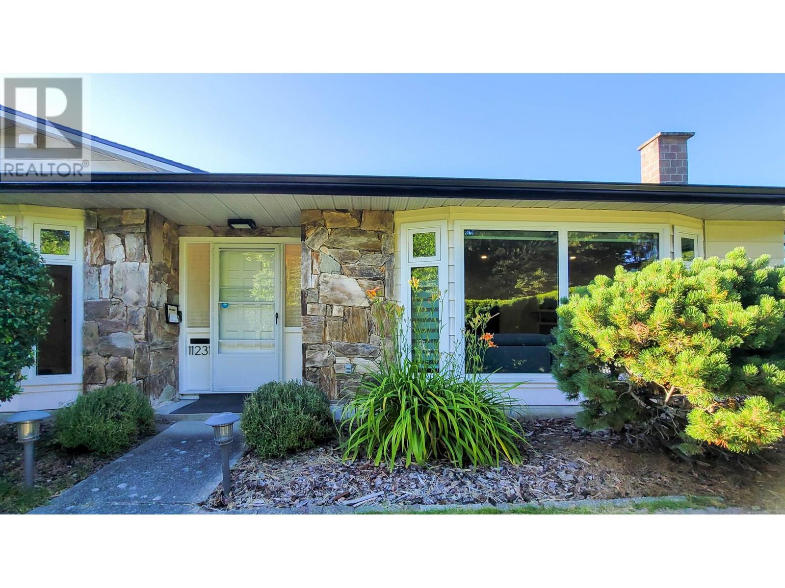 11231 Daniels Rd, Richmond, BC V6X 1M5