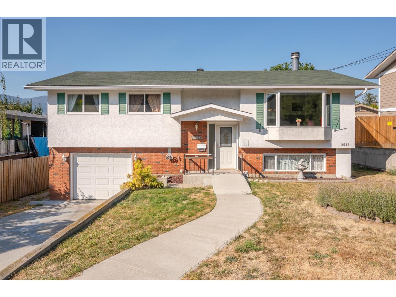 2595 Dartmouth Dr, Penticton, BC V2A 7T5