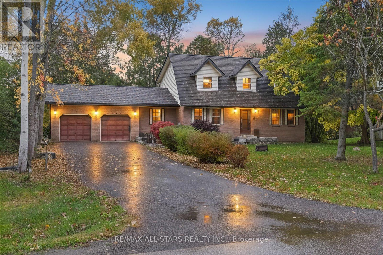 62 Evelyn Ave, Georgina, ON L4P 3C8