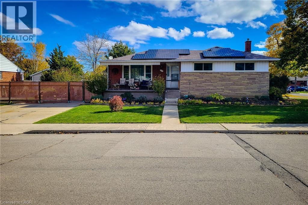 49 Nottingham Ave, Hamilton, ON L8T 3N4