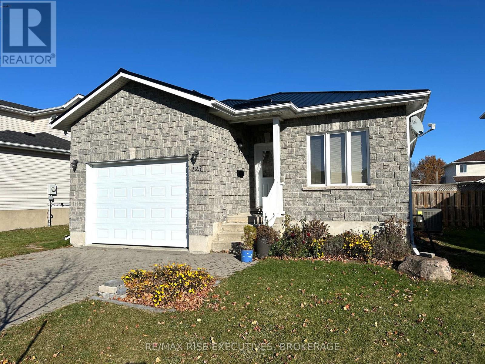 123 Macdougall Dr, Loyalist, ON K7N 0A2