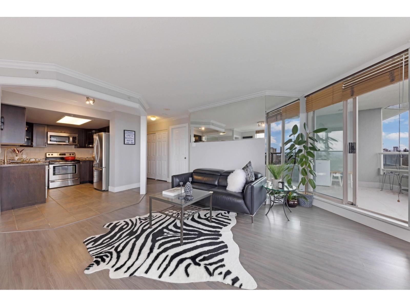 10082 148 Street Unit 1805, Surrey, BC V3R 0S3