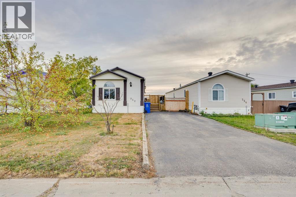 252 Cree Rd, Fort Mcmurray, AB T9K 1X8
