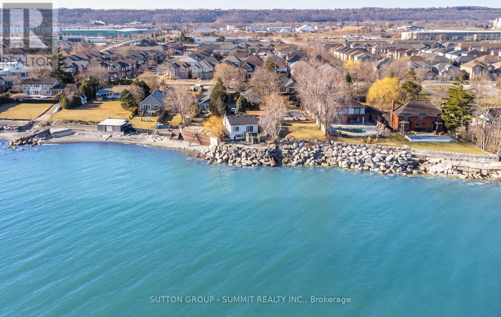 12 Lakeshore Drive Unit 18, Hamilton, ON L8E 5C6