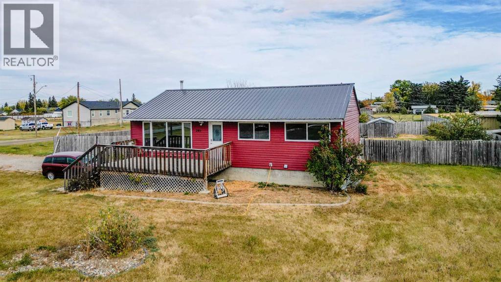 281 N 300 W, Raymond, AB T0K 2S0