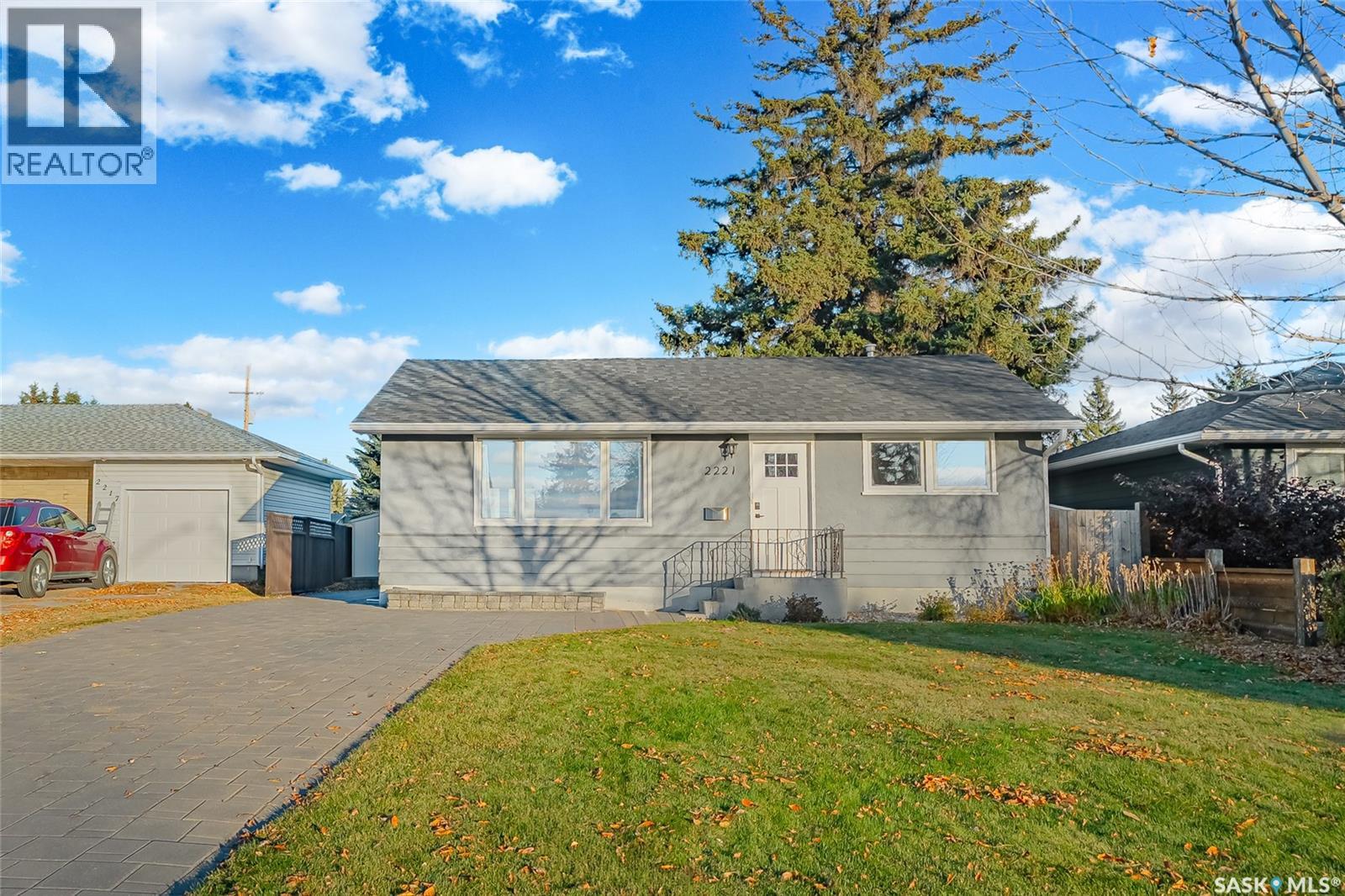 2221 Haultain Ave, Saskatoon, SK S7J 1P7