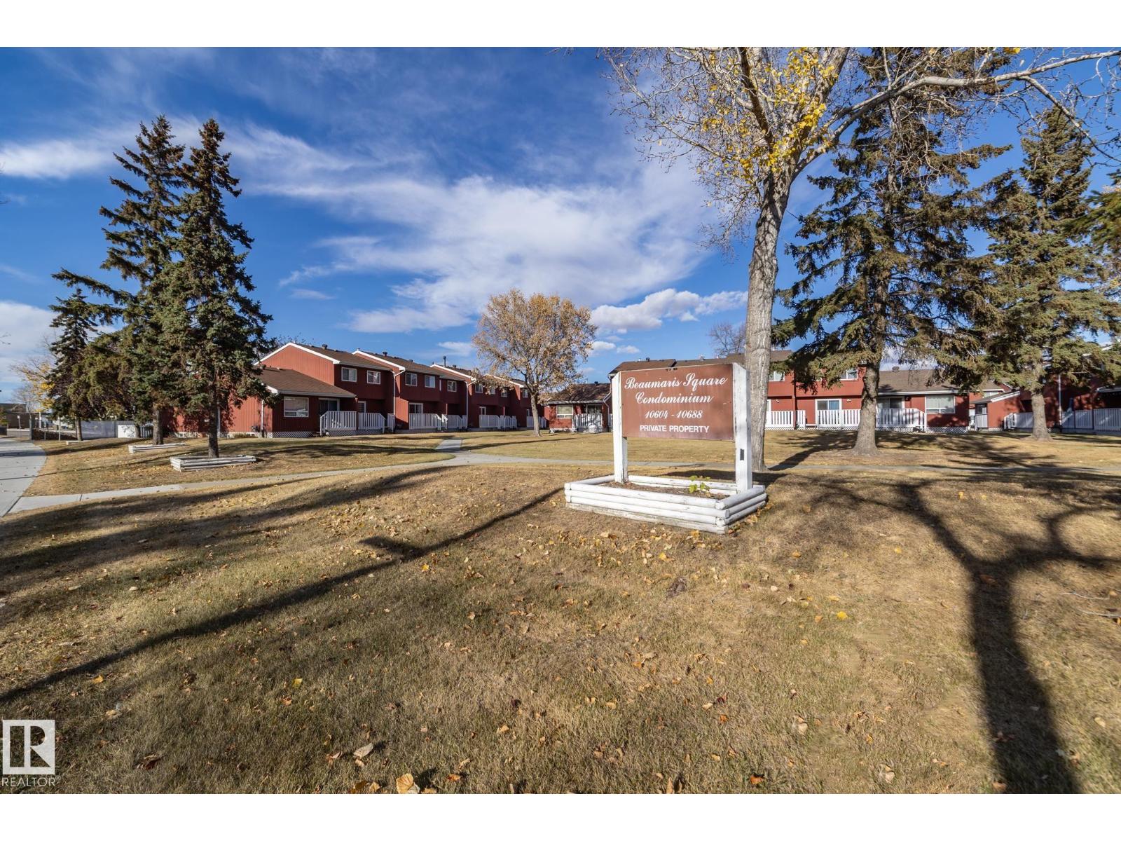 10656 Beaumaris Rd NW, Edmonton, AB T5X 3N4