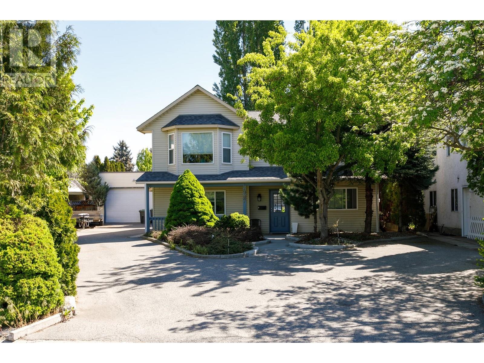 2997 Lowe Ct, Kelowna, BC V1Y 8L3