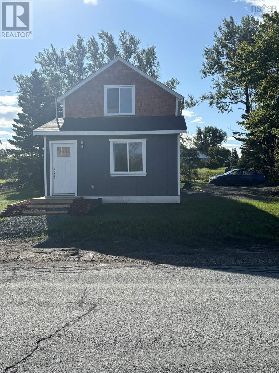 47 School St, Glace Bay, NS B1A 1J3