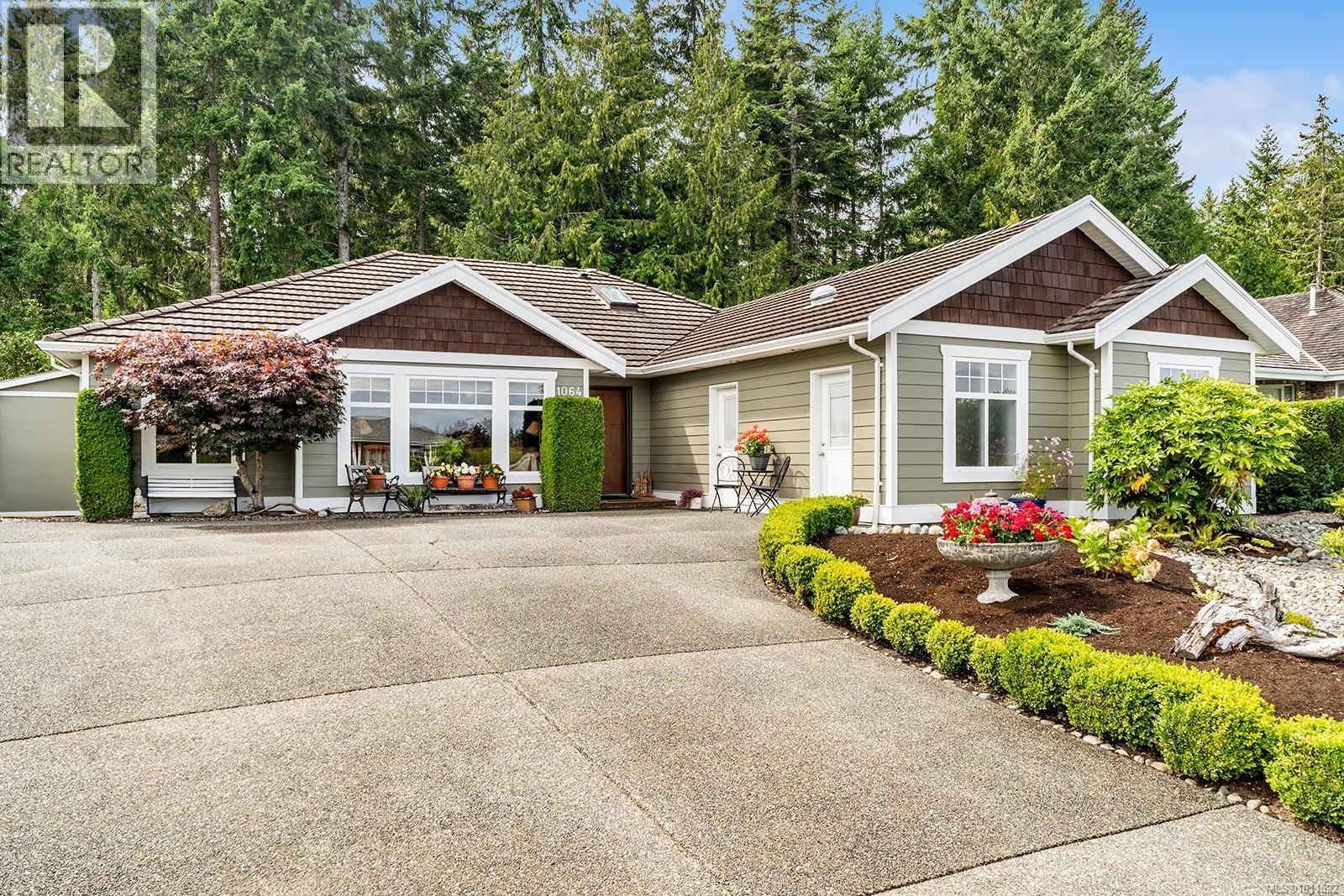1064 Miraloma Dr, Qualicum Beach, BC V9K 2P1