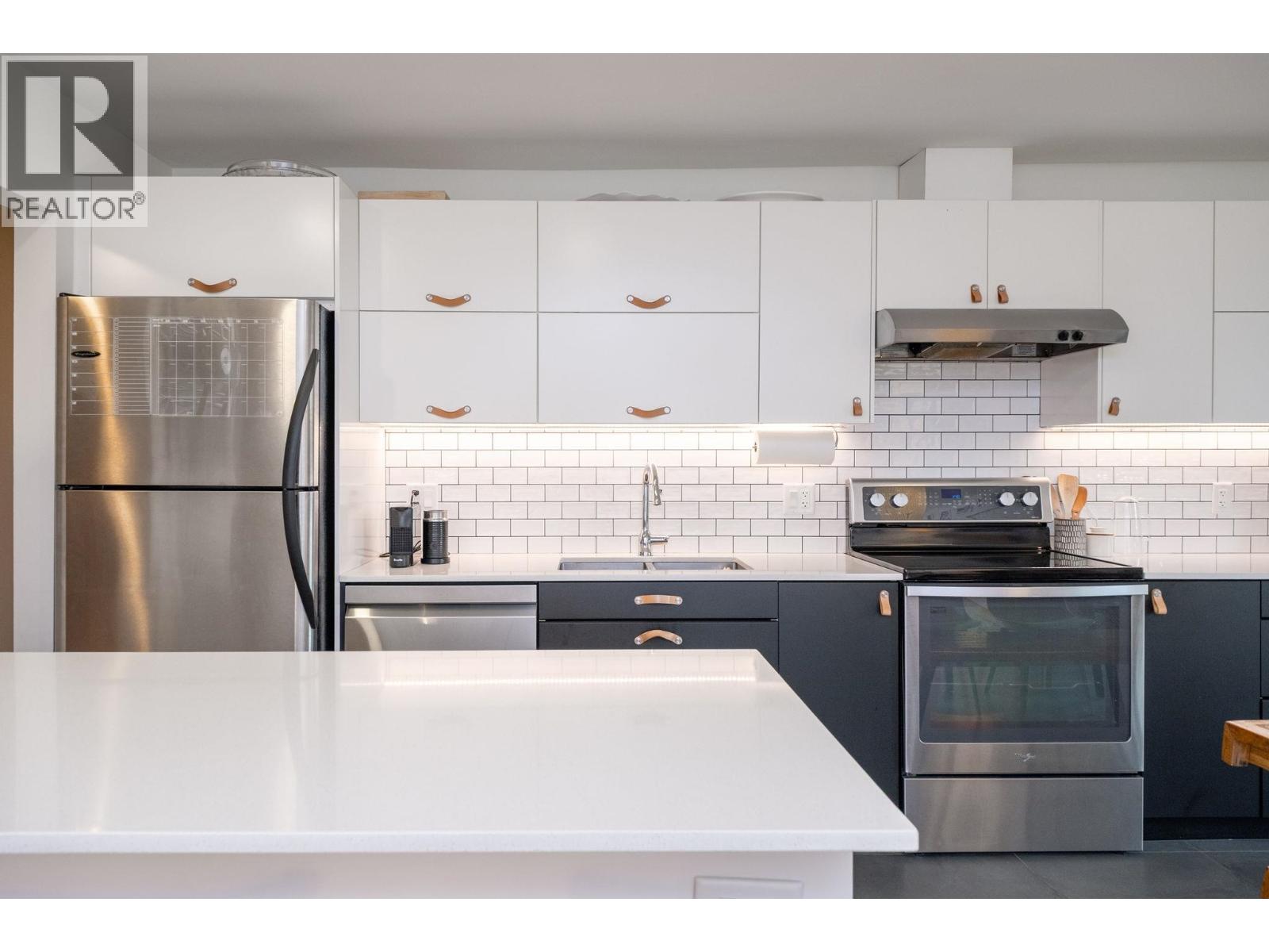 555 W 28 Street Unit 412, North Vancouver, BC V7N 2J7
