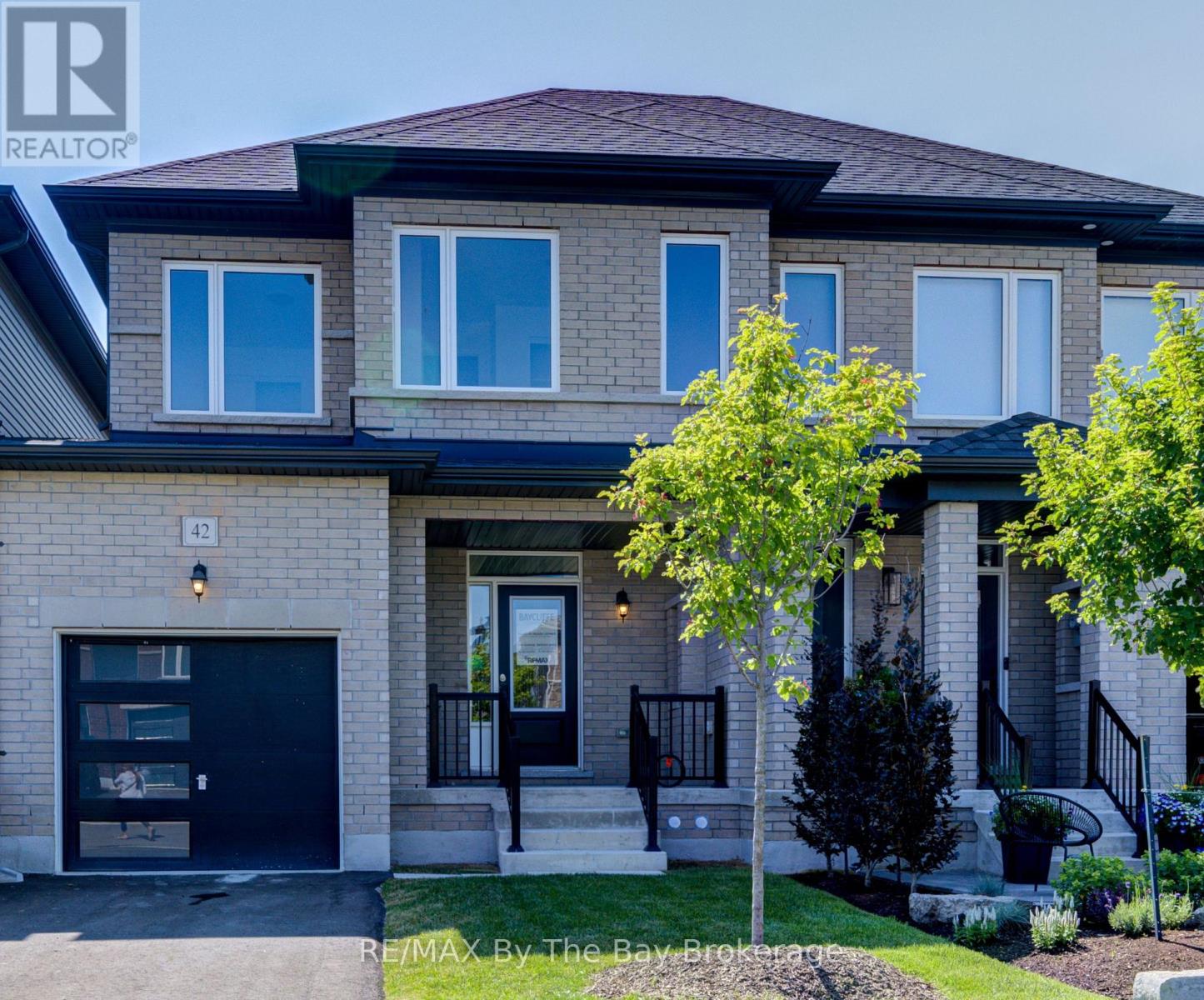 42 Lisa St, Wasaga Beach, ON L9Z 1J9