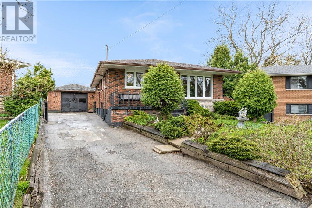 51 Athens St, Hamilton, ON L9C 3K8