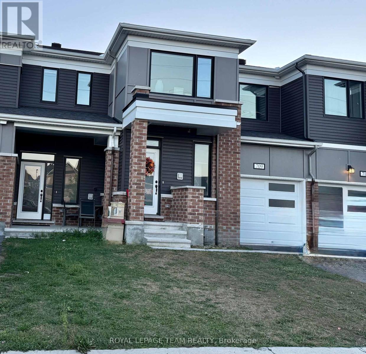 709 Megrez Way, Ottawa, ON K2J 6S9