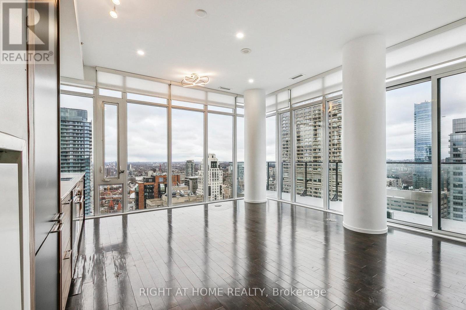 3506 75 St Nicholas St, Toronto, ON M4Y 0A5