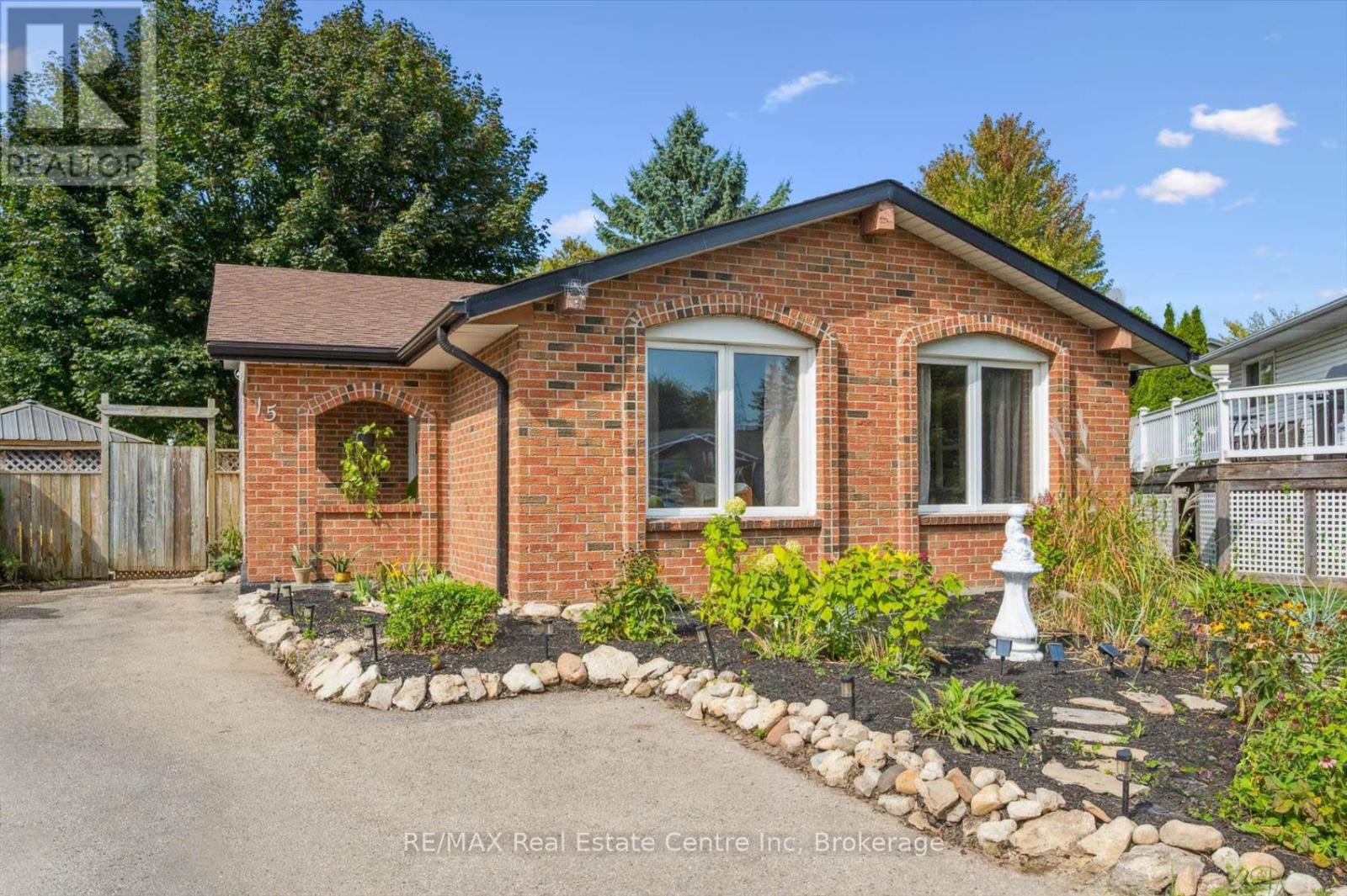 15 Avra Ct, Guelph, ON N1H 7B2