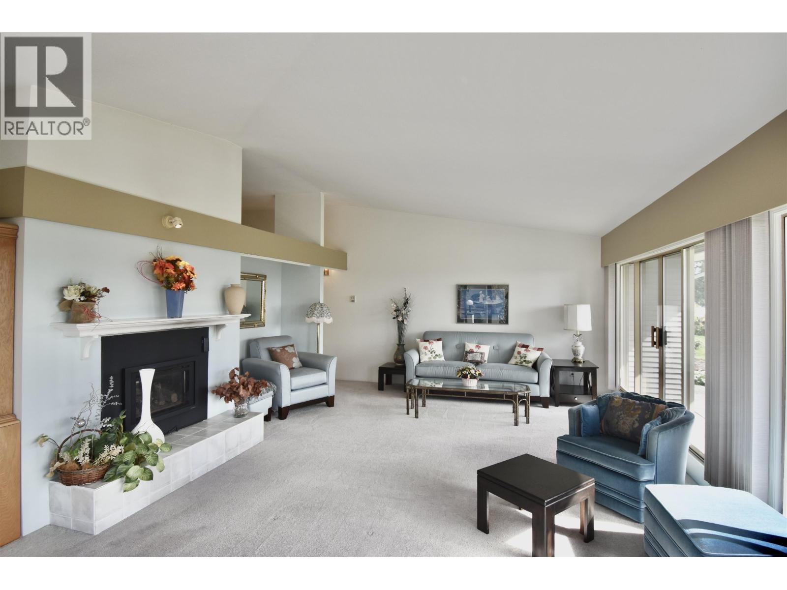 555 Eaglecrest Drive Unit 28, Gibsons, BC V0N 1V8