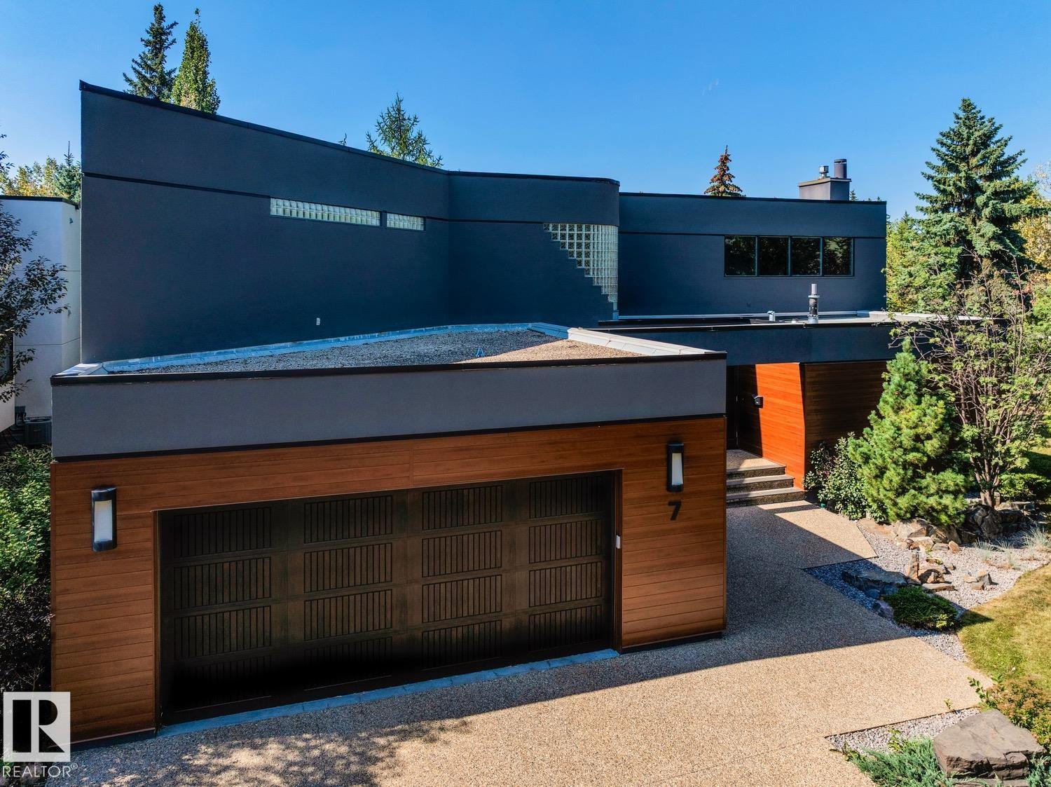 7 Patricia Pl NW, Edmonton, AB T5T 5Y1