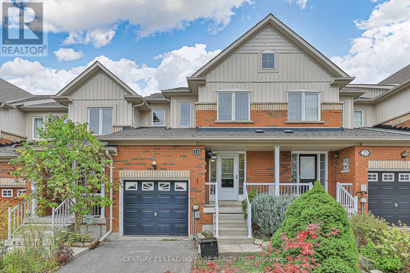 21 Lilly Mckeowan Cres, East Gwillimbury, ON L0G 1M0