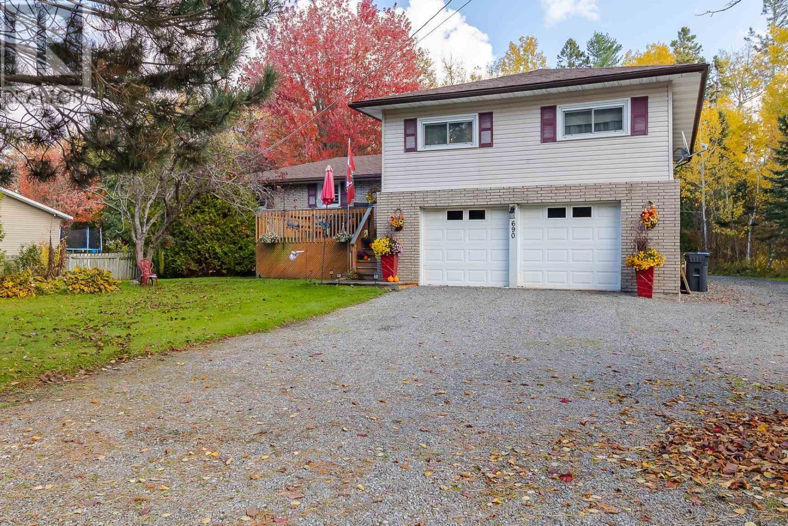 690 Walls Side Rd, Sault Ste. Marie, ON P6A 6K4