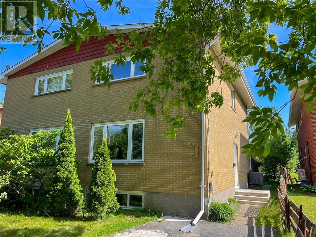 59 Kelsey Ave, Sudbury, ON P3C 2X7