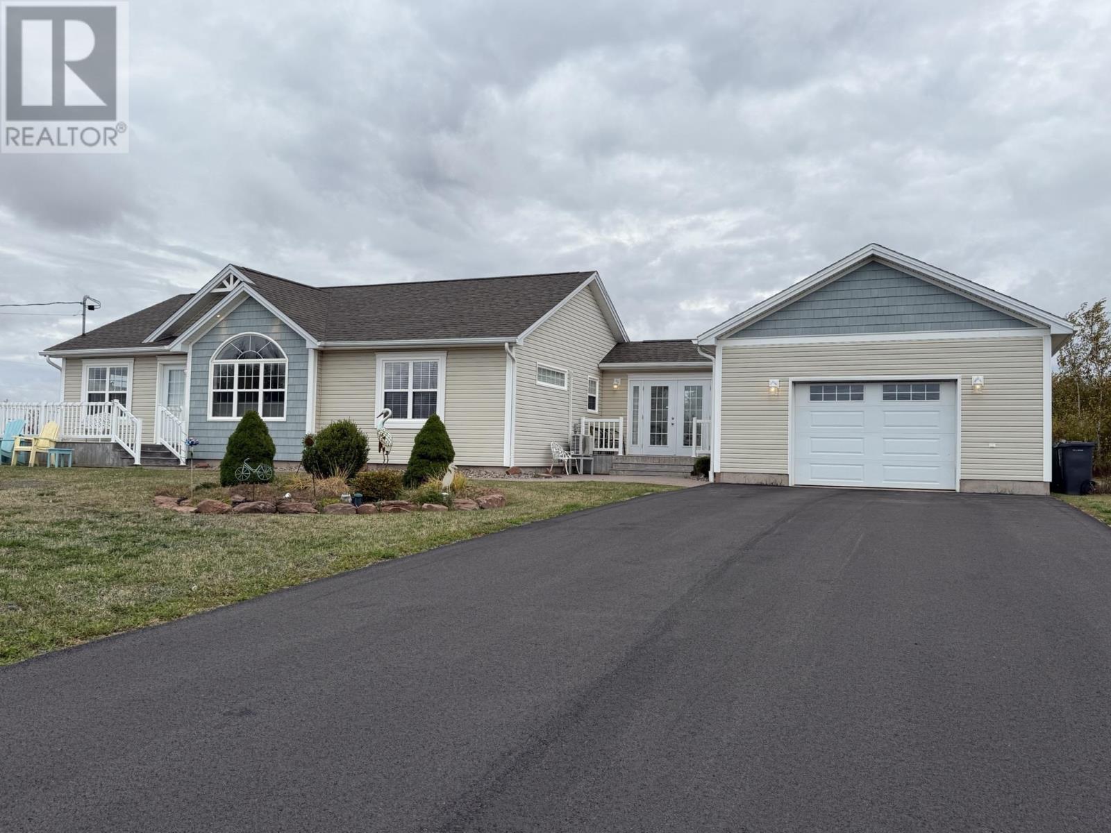 203 Dunes View Dr, Brackley Beach, PE C1E 2R4