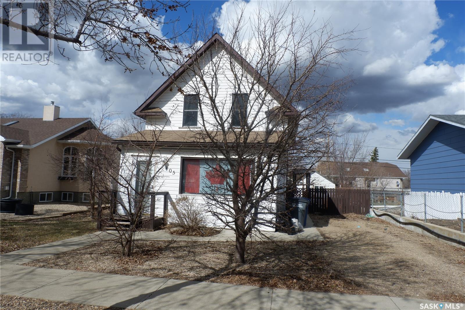 405 4th Avenue East, Assiniboia, SK S0H 0B0