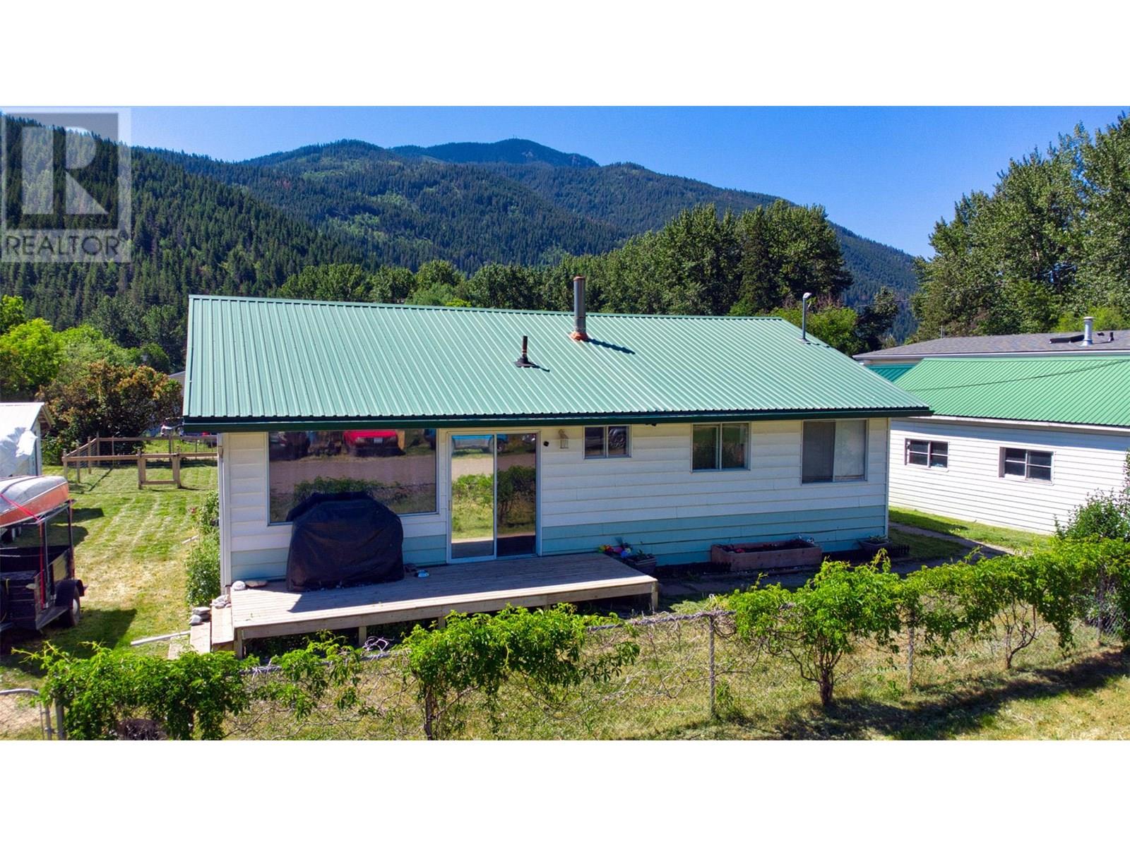 5783 Ponderosa Rd, Falkland, BC V0E 1W0
