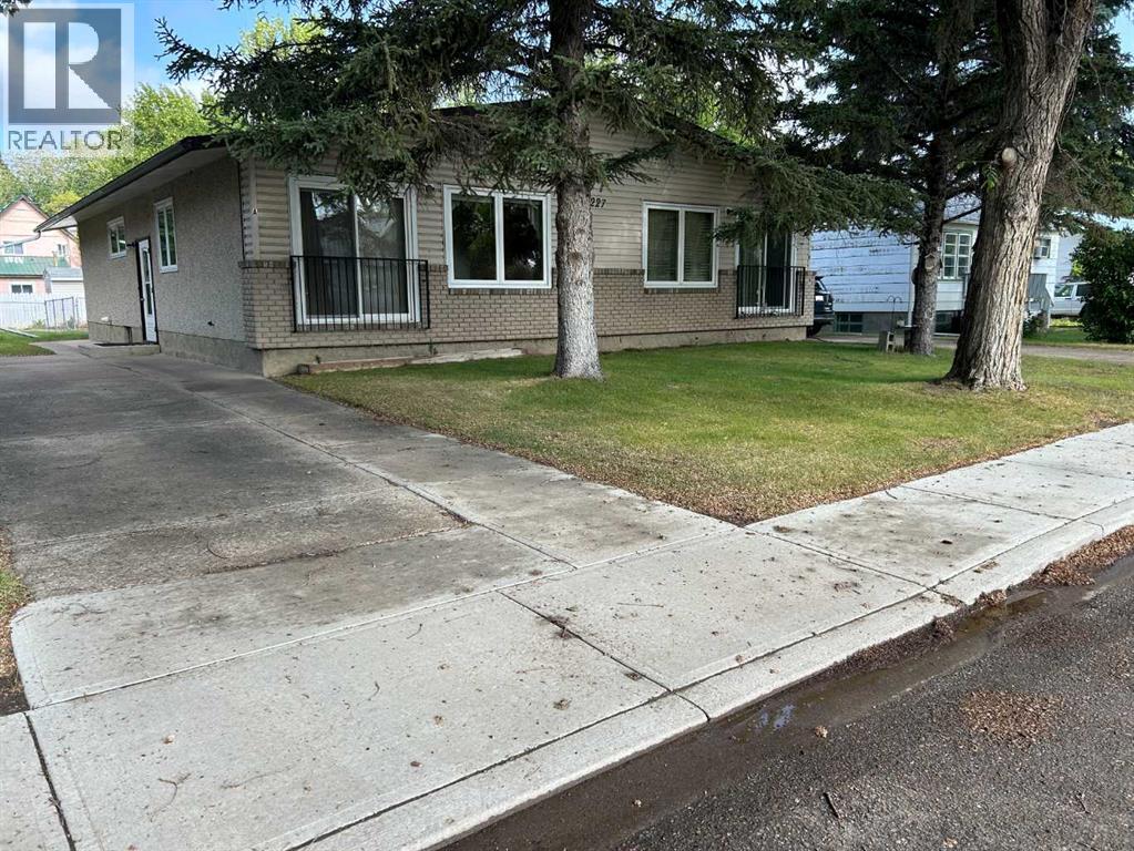 2 Street E Unit 227, Brooks, AB T1R 0G8